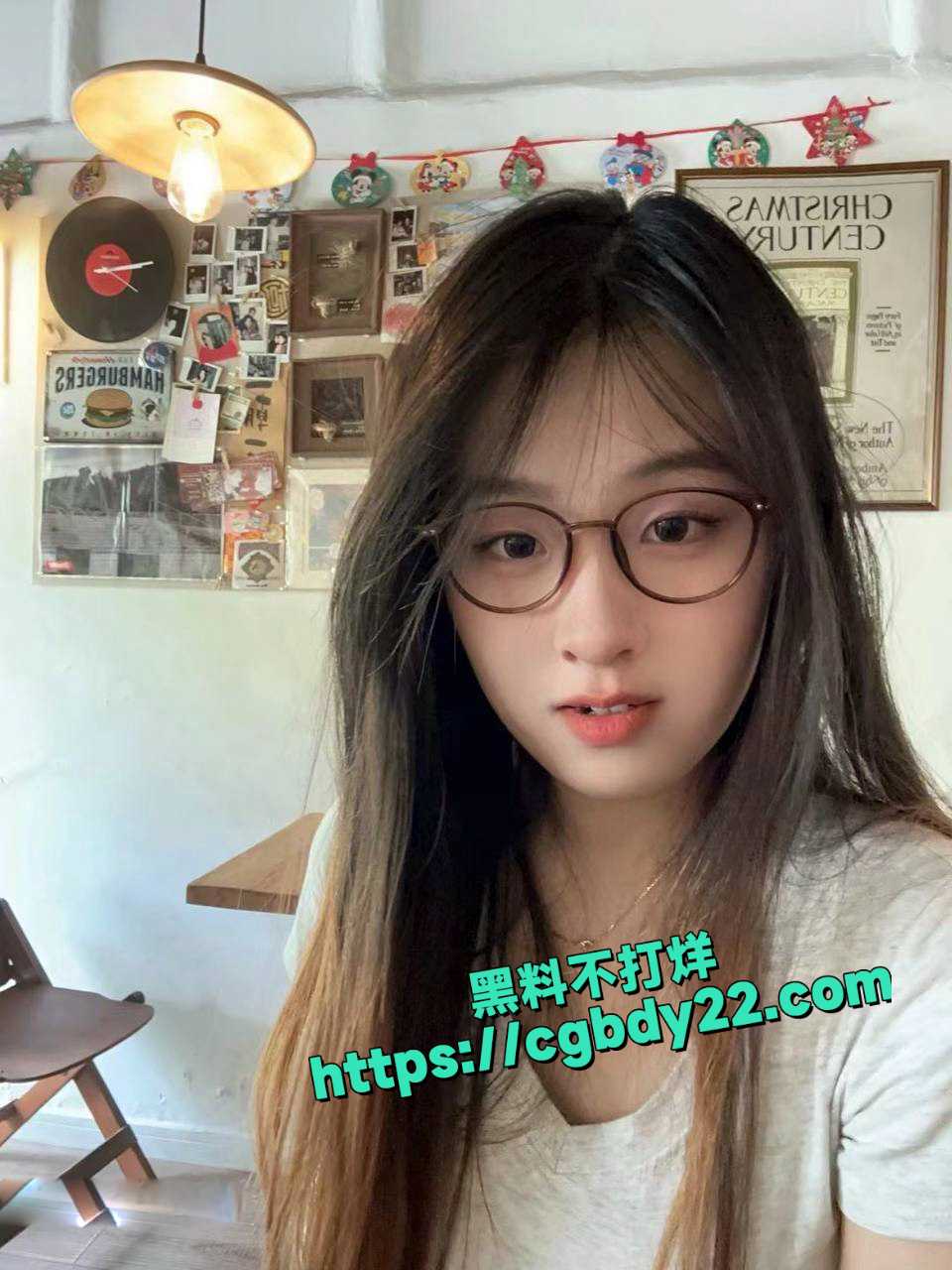 酷爱第五人格的英国瘤子-被前男友曝光留学前国内淫乱的一幕9