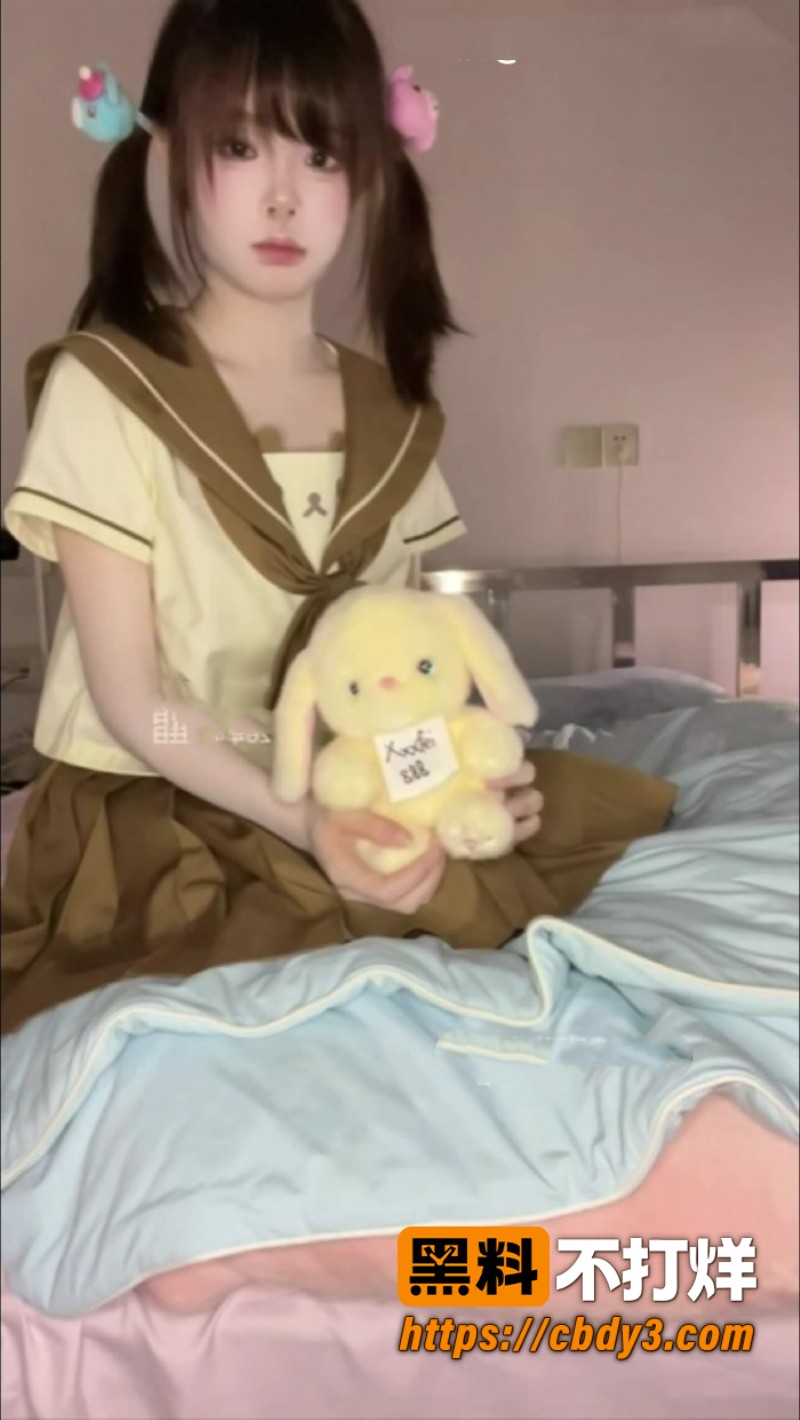 清纯大学生双马尾出租屋内射 2