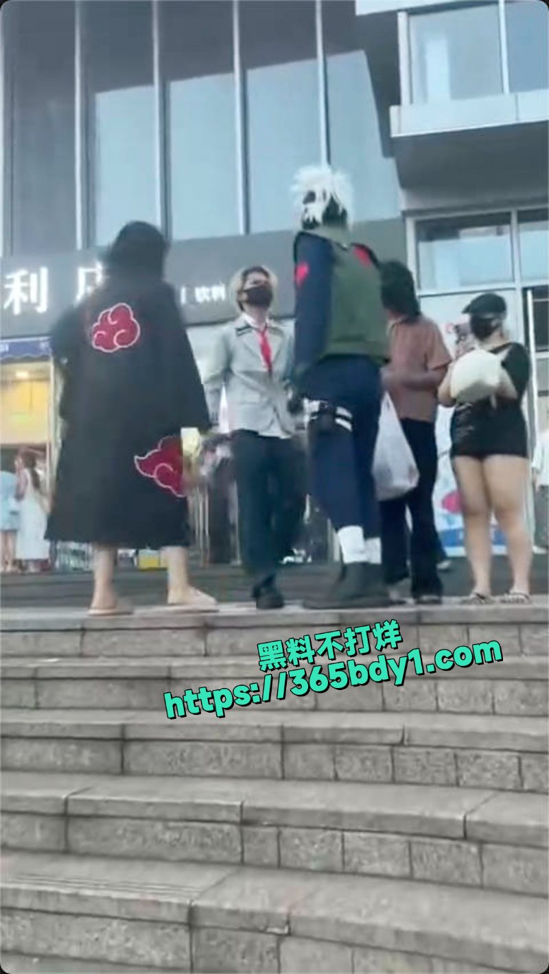 重庆观音桥支持辱华动漫我的英雄学院直接被线下暴打6