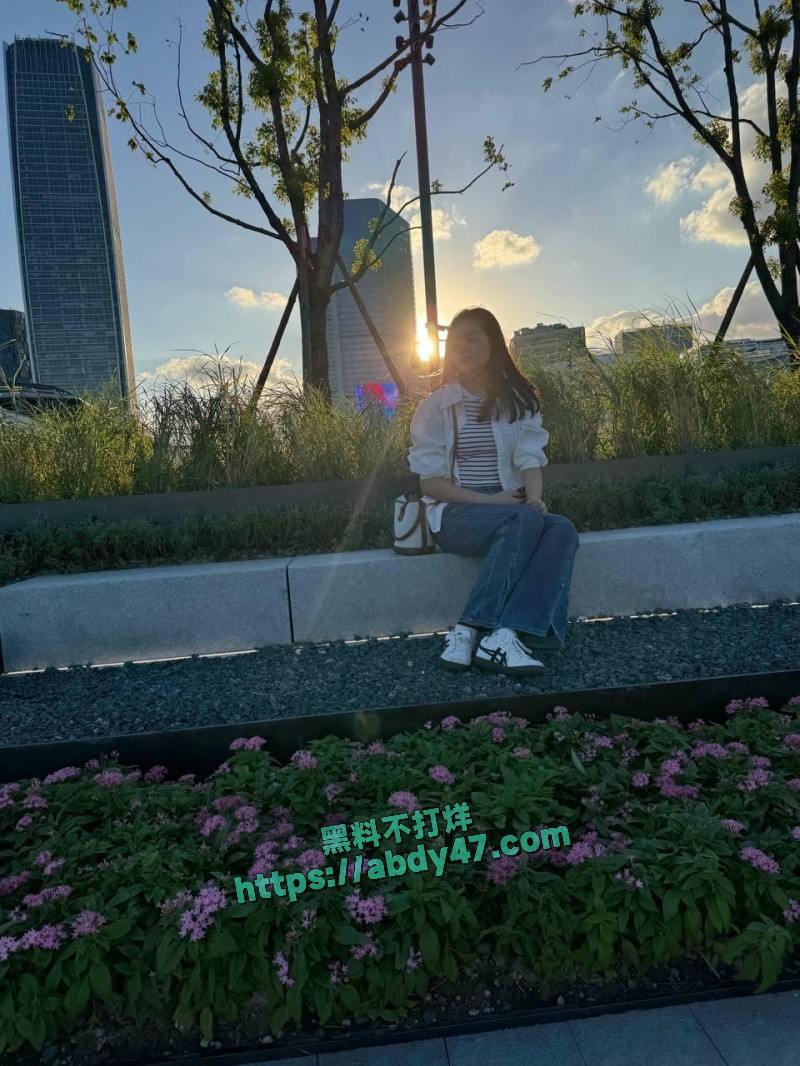 王律昂带着汤袅袅 13