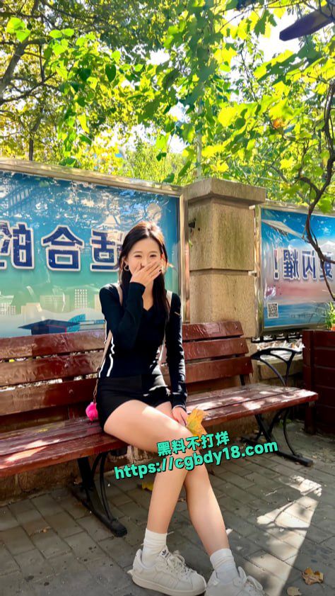 抖音超高颜值网红 徐一宁 露奶露逼视频流出2