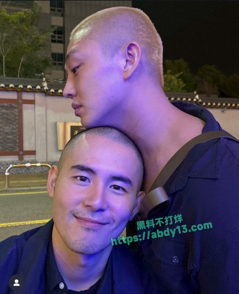 韩国影帝刘亚仁现身上海男同酒吧 32