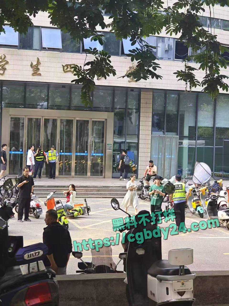 武汉大学食堂无差别砍人15