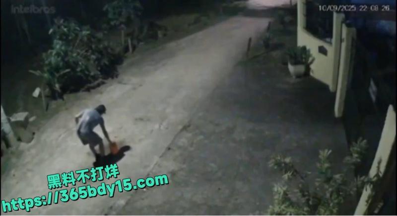 巴西男子分手后绝望自焚惨剧曝光3.