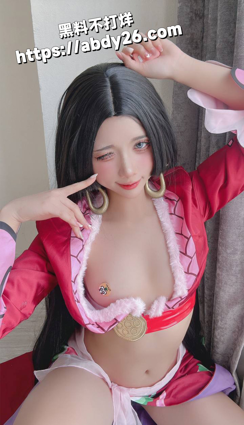 极品coser PoppaChan海贼王女帝3