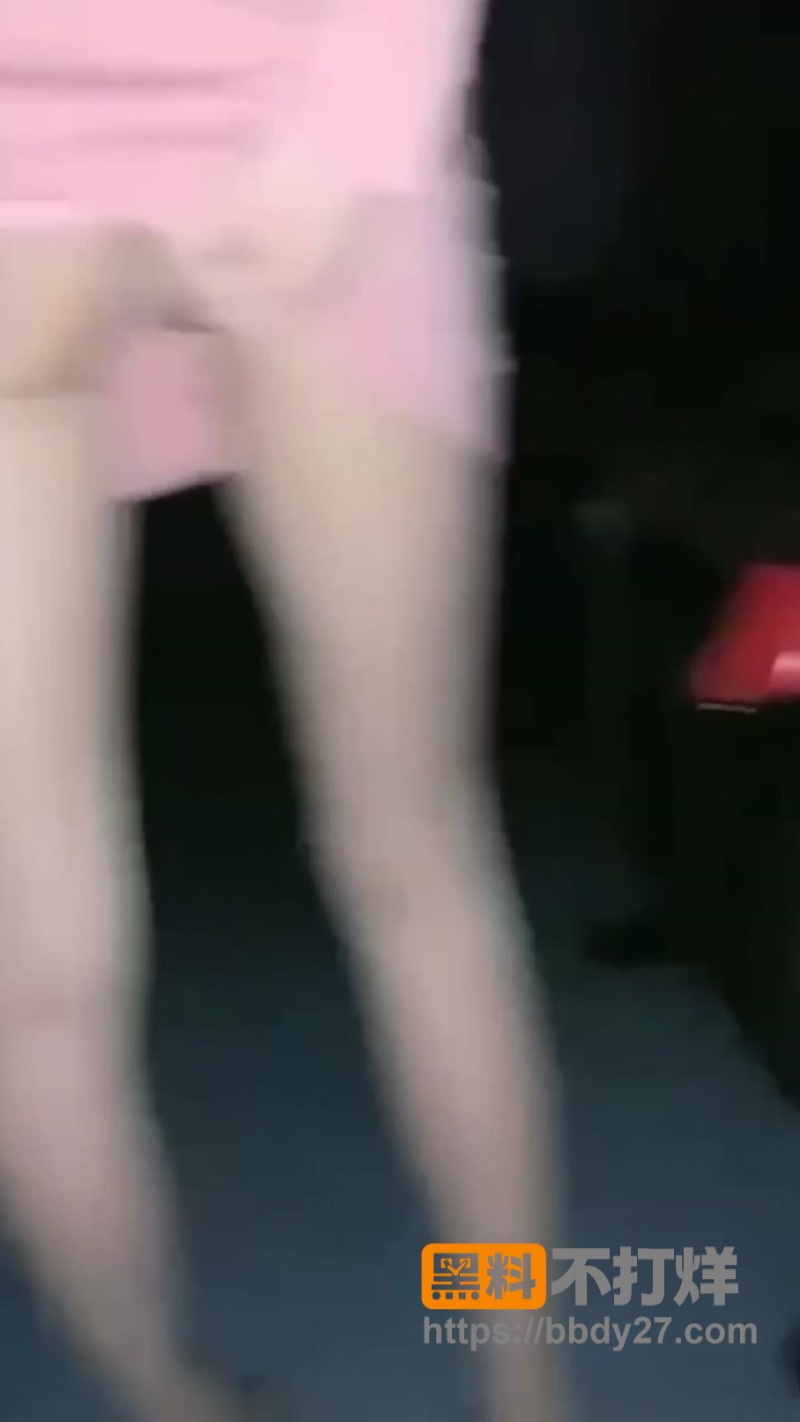 公司高颜值前台竟然是鸡3