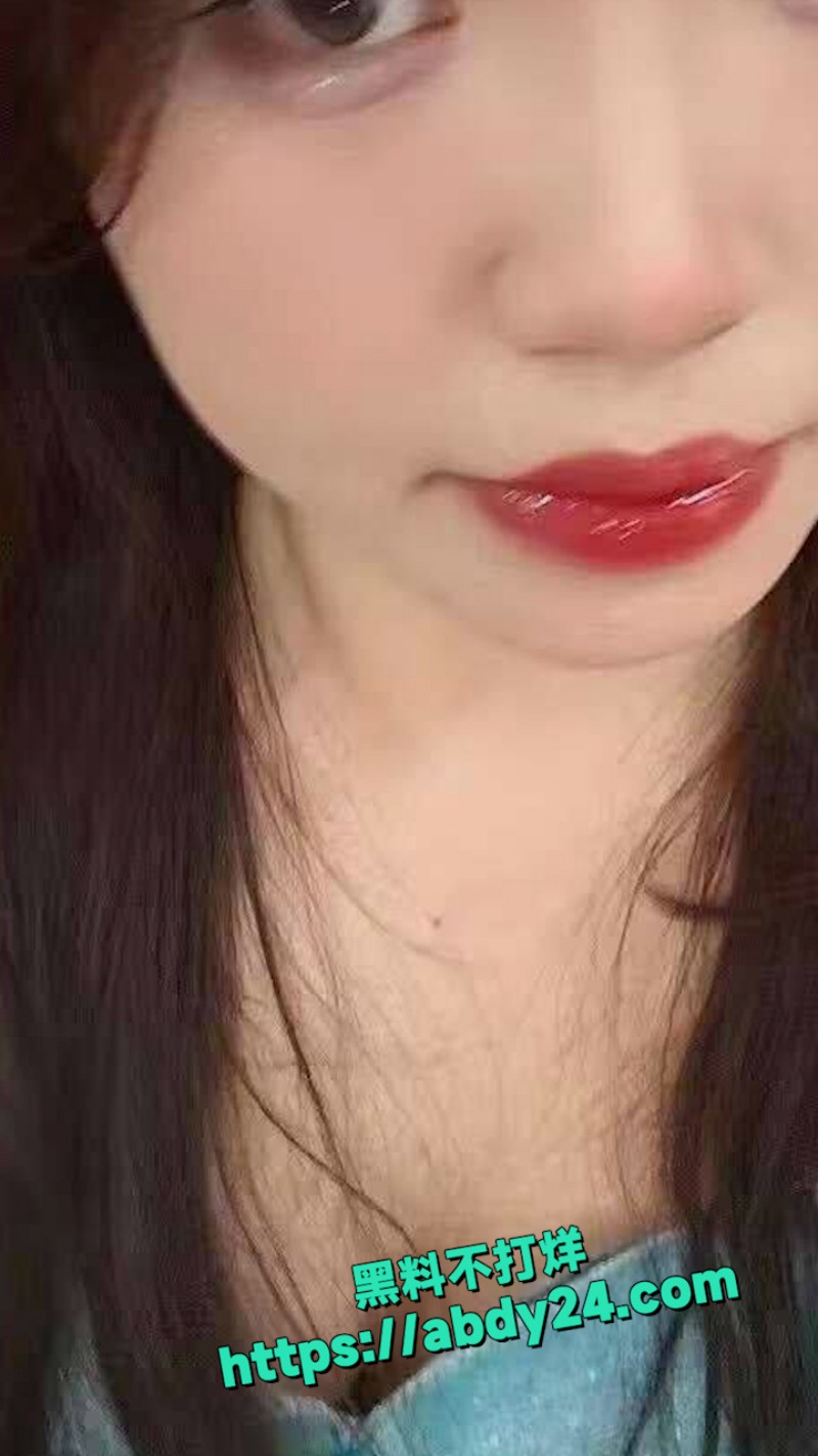 哥们在哪找的这么骚的女朋友啊 6