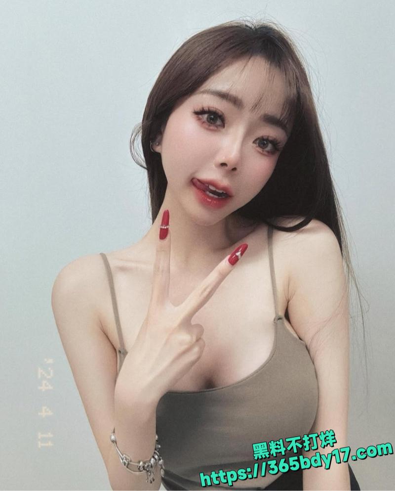 IG网美早期下海黄播泄密14.