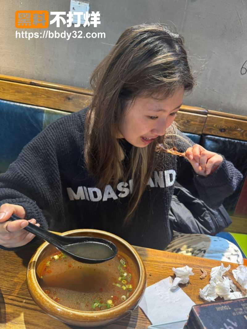 黄毛精神小妹出租屋情趣6