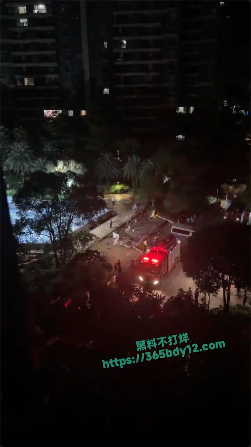 保利天汇三期宸悦花园有小孩在游泳池游泳被吸入下水管道8