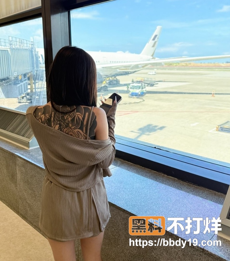 纹身小网美与男友自拍泄密2