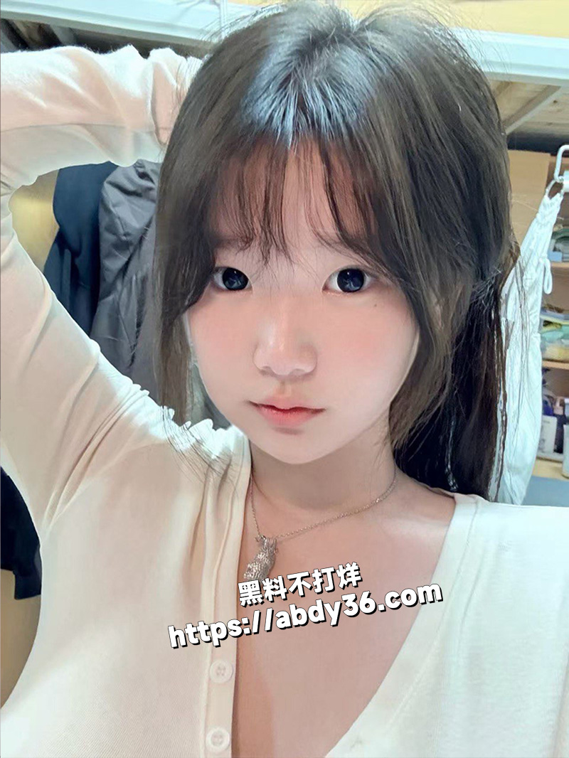 福建反差小妹 小纯真.jpg11