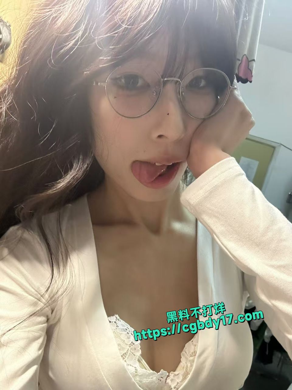 抖音小水不哭首部做爱流出11