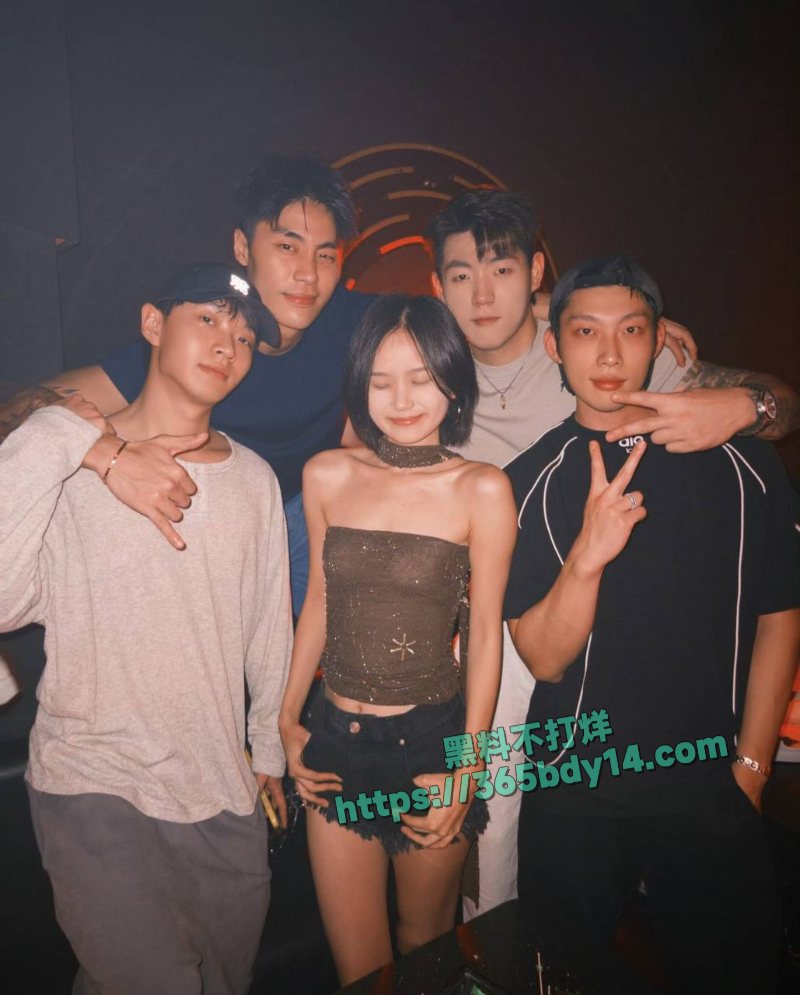 胡楚靓网曝男友小袁出轨F 13