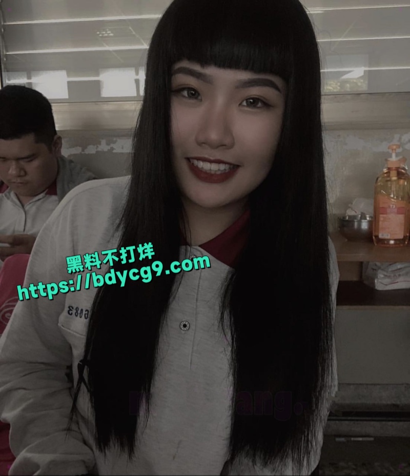 巨乳长发齐刘海微胖小母狗
