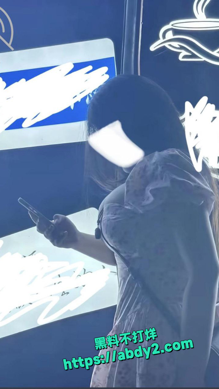 偷拍巨乳大学生 4