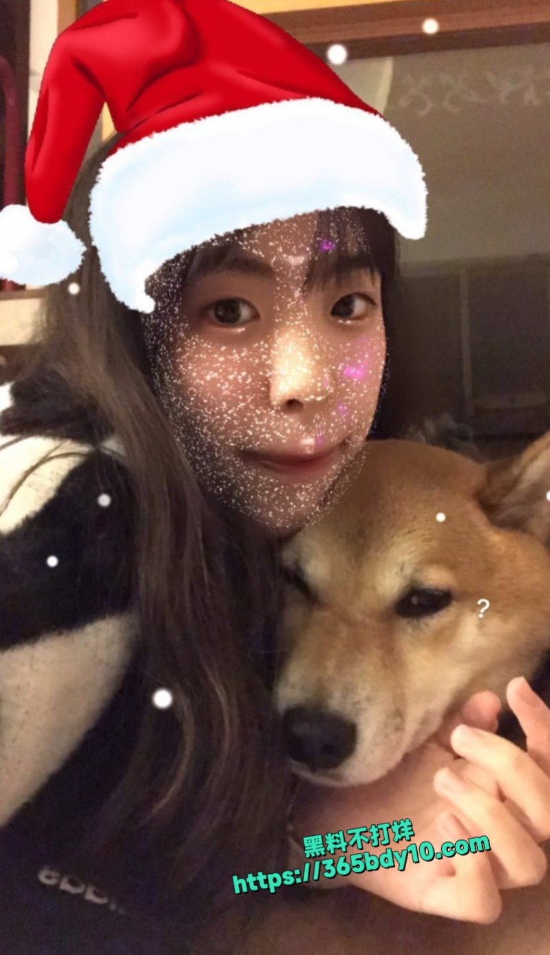 林嘉仪早期自拍给前男友的漏脸全裸自慰视频被曝光了15