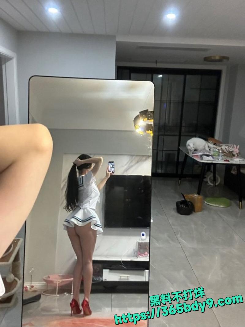 微密圈绝色女神私拍泄露 9