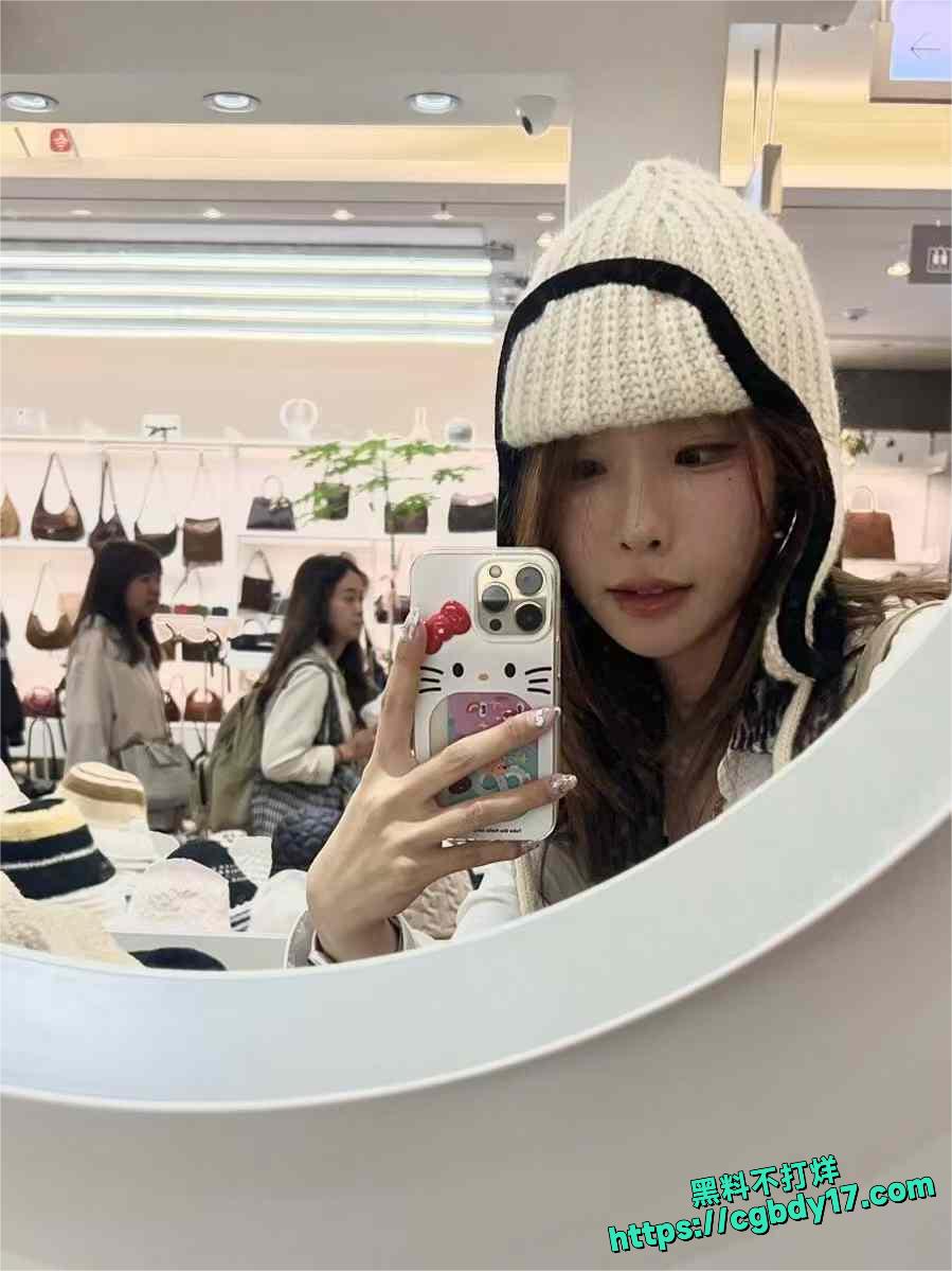 大连艺术学院老师周诗琦6