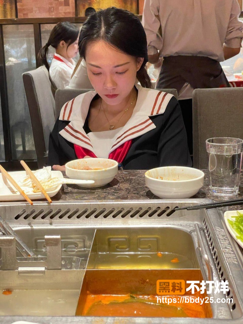 某三甲医院极品反差婊护士吴新园123