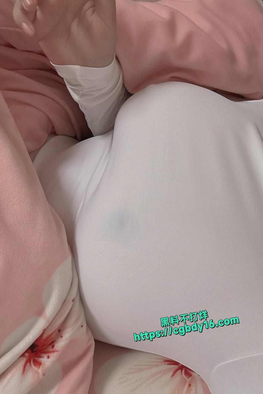 抖音700万粉丝巨乳网红 江小帆被曝真实身份是个福利姬18