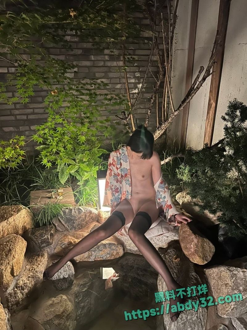博远华兴高管婚内出轨18岁女孩22