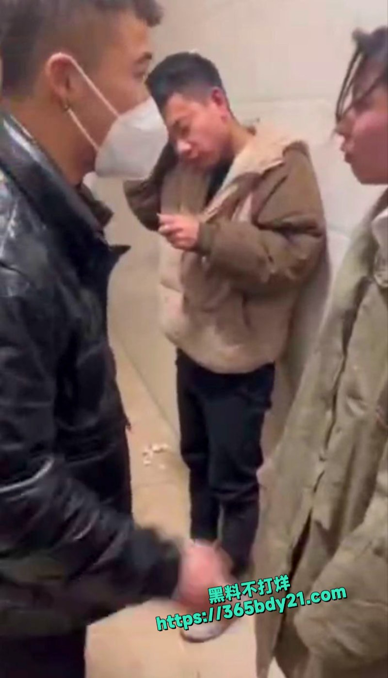 原配捉奸暴打奸夫淫妇现场实况  1