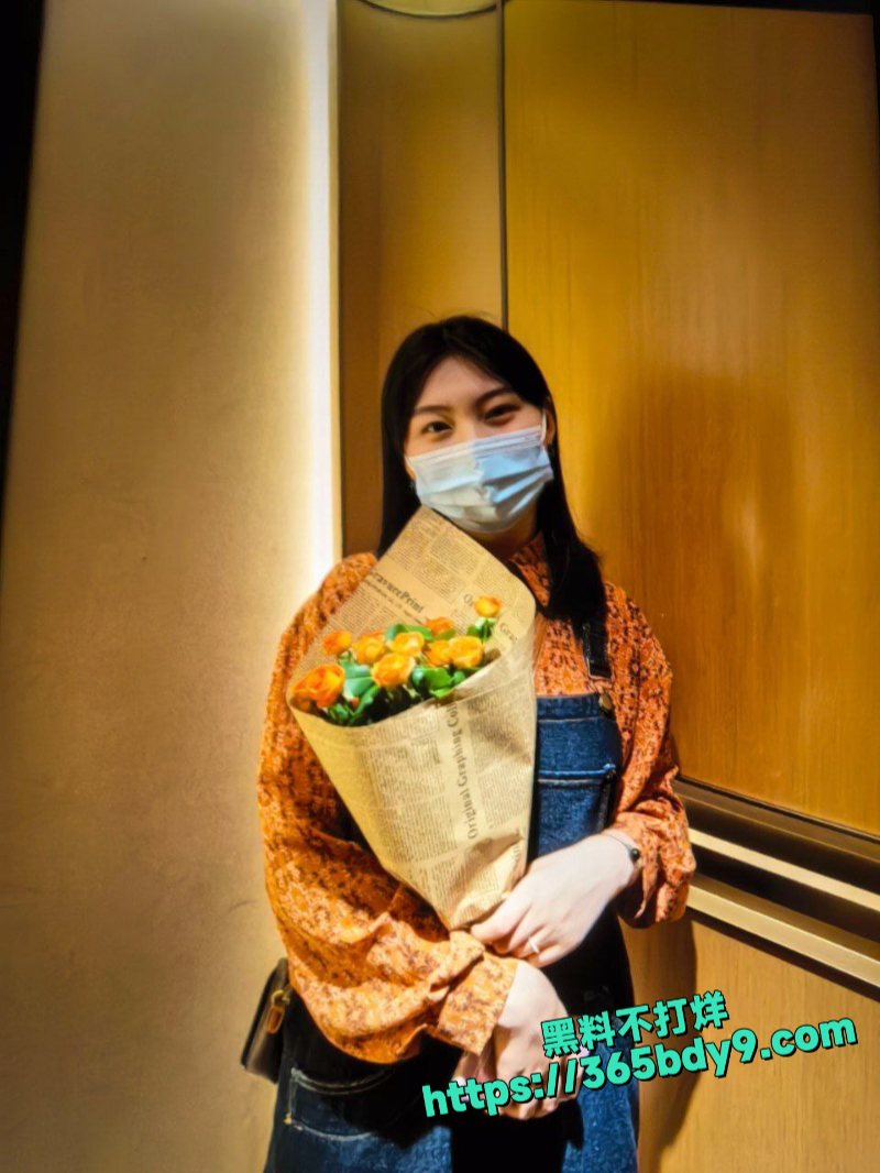 河南新乡风韵人妻出轨录下和小三性爱给姐妹欣赏1
