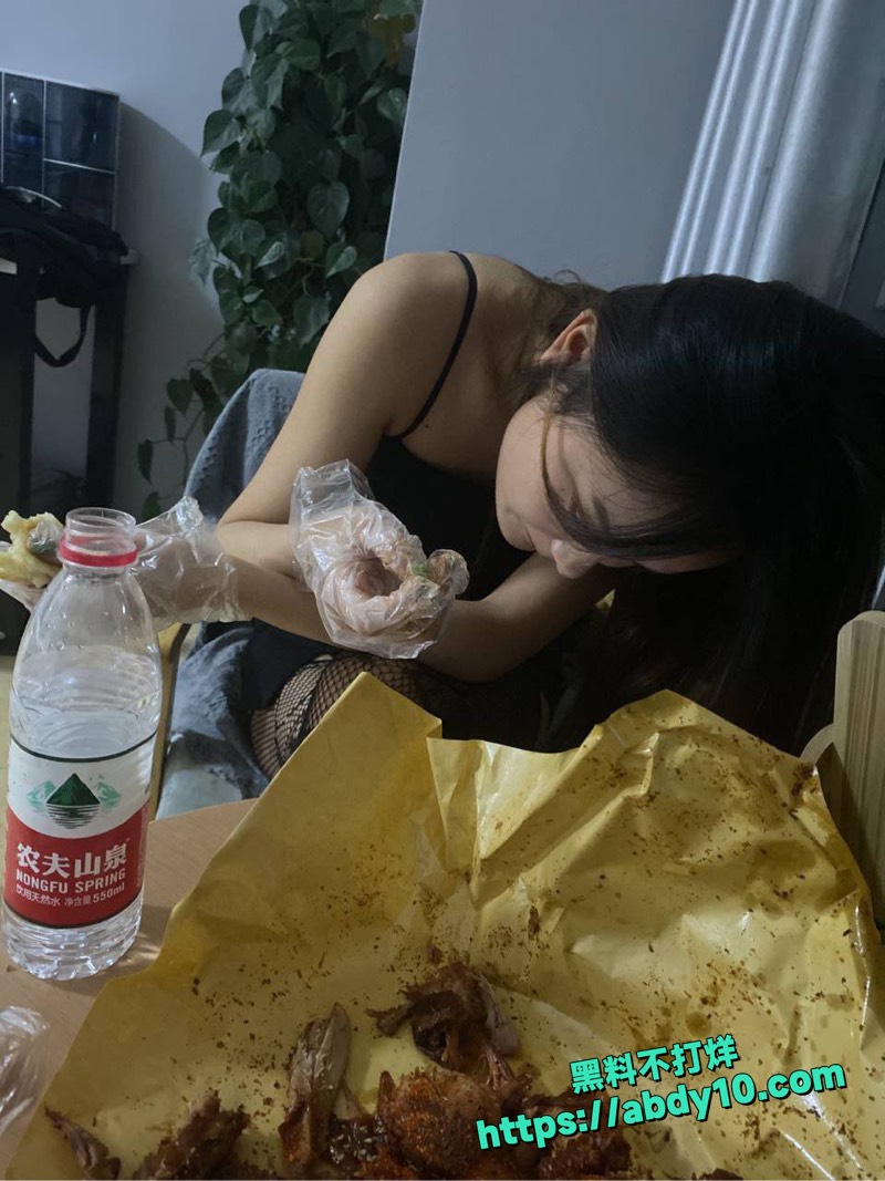 雨婷下海做外围被男友爆光10