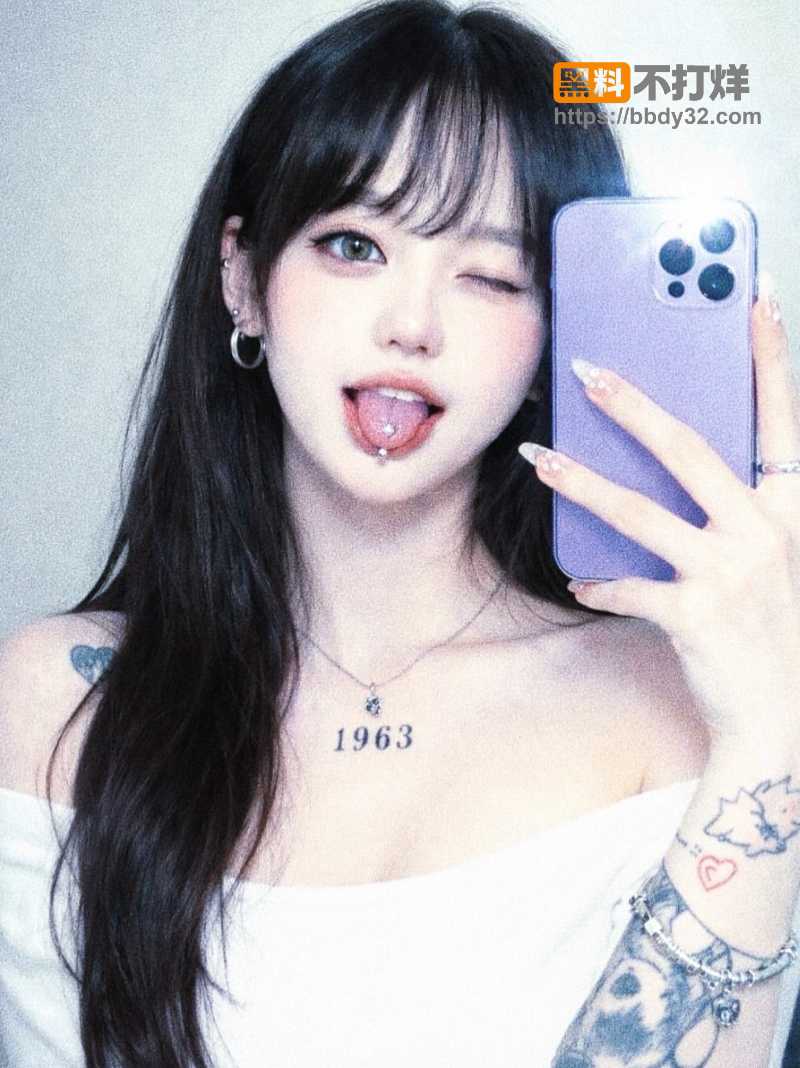 高颜值纹身巨乳小网红花花