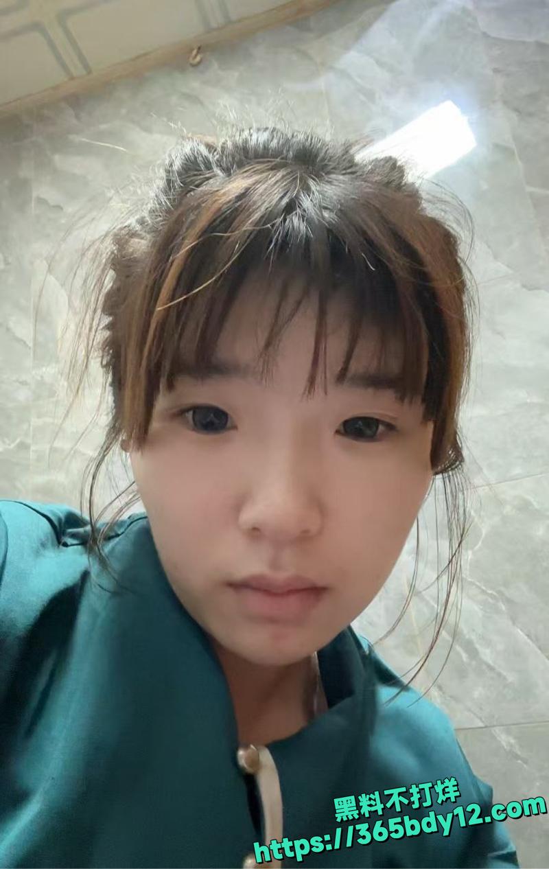 包珍珍为裸贷厕所自慰喷水视频曝光1.