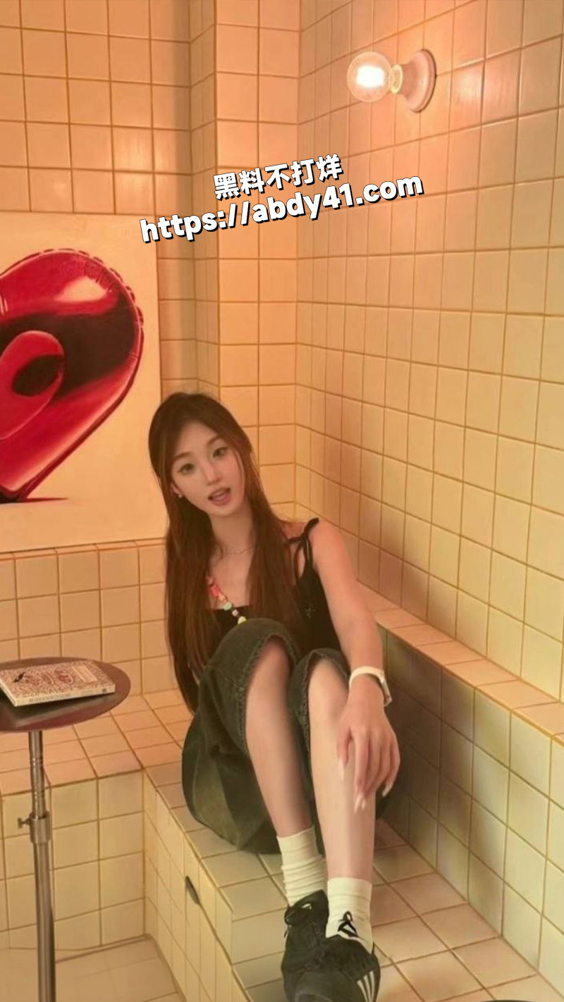 河南大学清纯学妹 周沐卉.jpg2