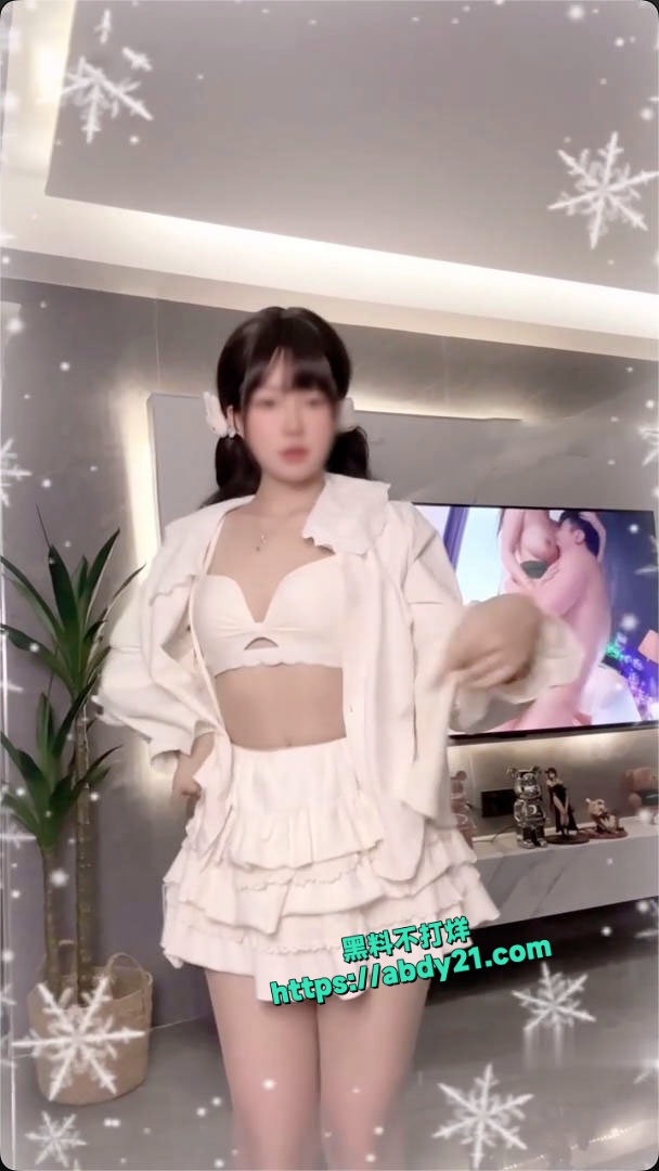 福利姬小云仙圣诞定制裸舞合集 2
