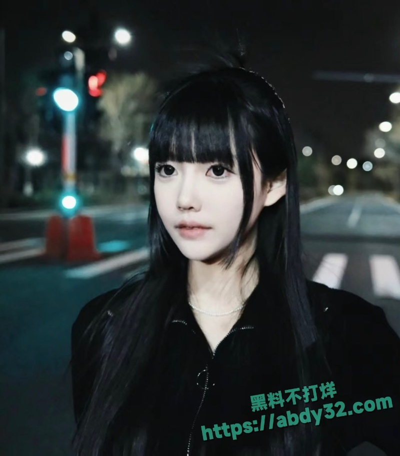 博远华兴高管婚内出轨18岁女孩13