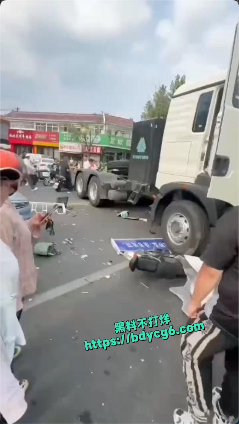天津蓟州文昌街车祸3