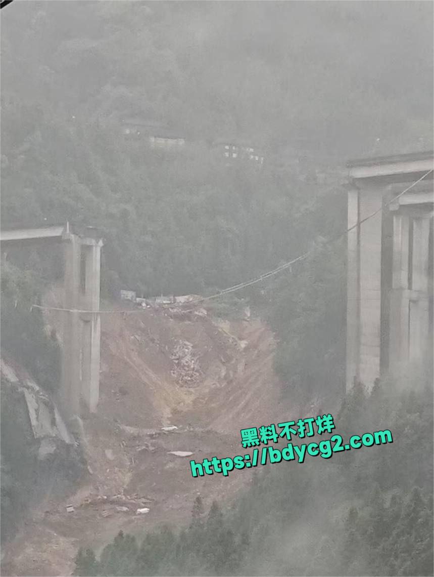 三都至榕江排洞高速大桥断了2