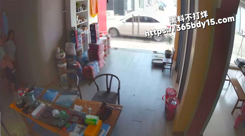 一边开店一边白日宣淫