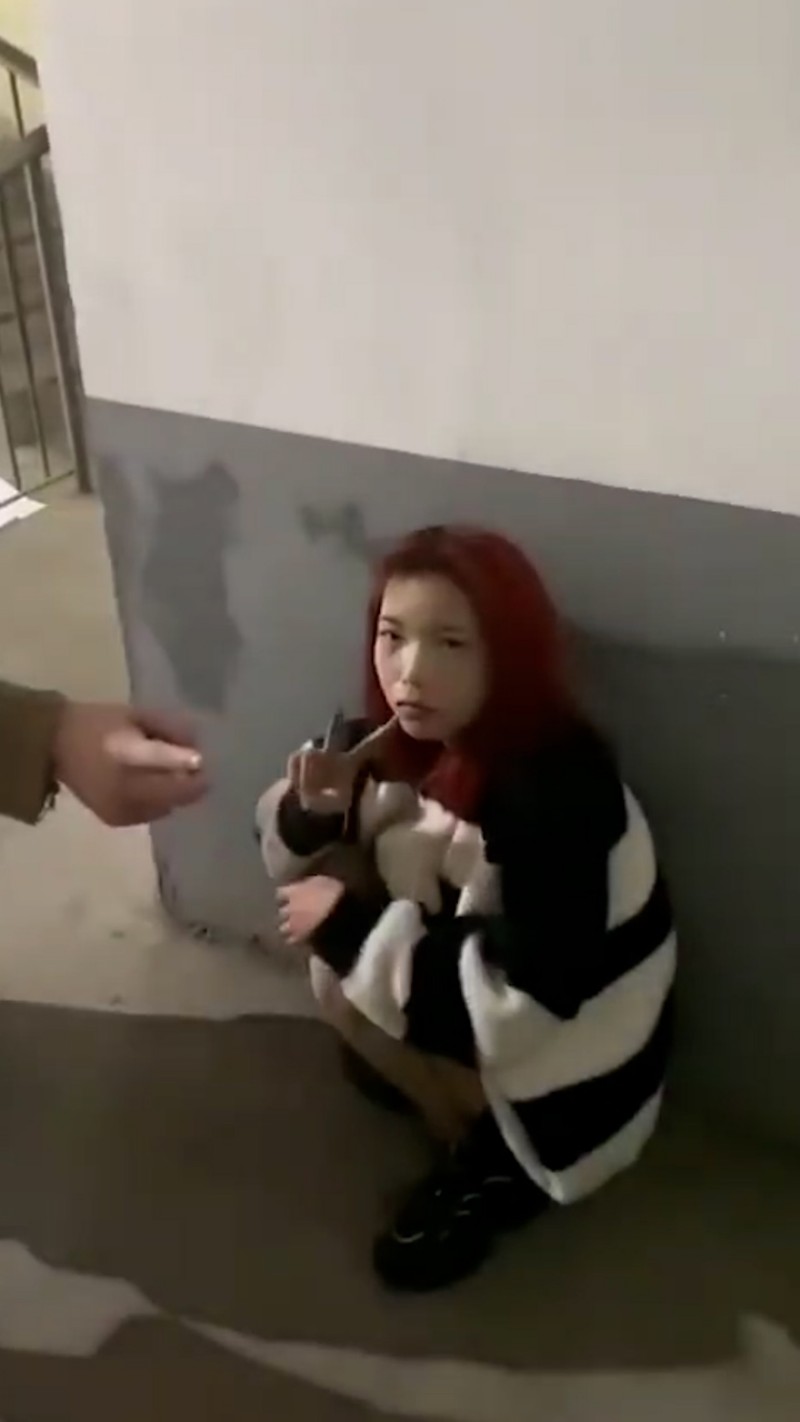 红发妹妹被霸凌 3