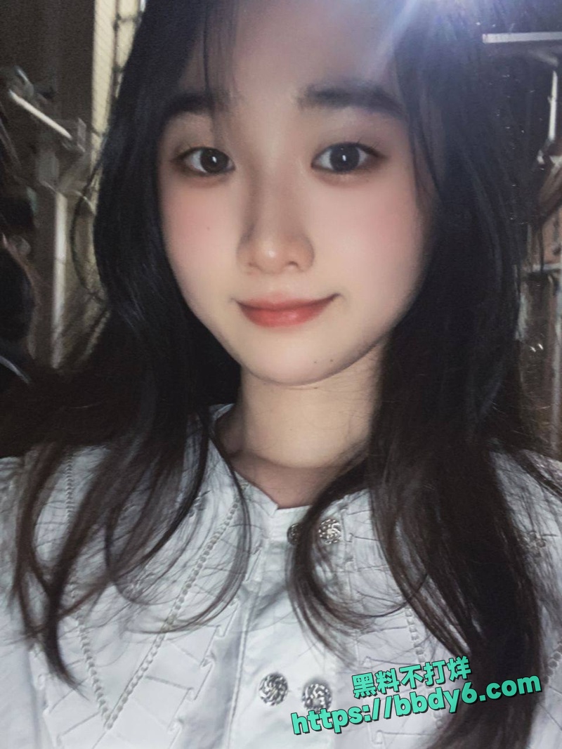清纯反差甜妹穿着连身包臀裙16