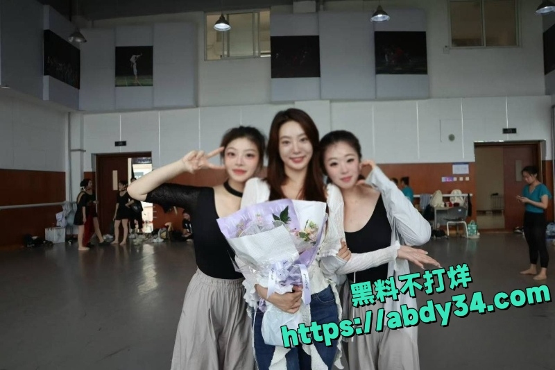 李若羲与金主裸聊视频2