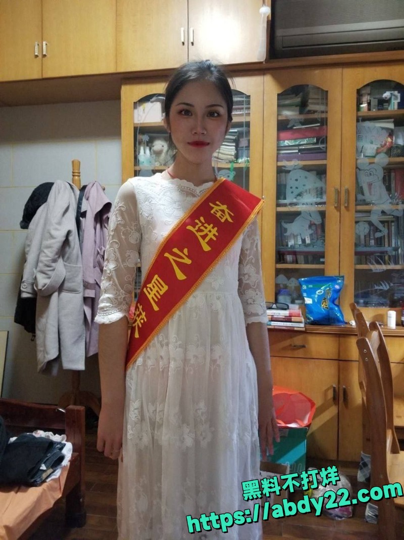 自贡大四蒋雯雯视频泄密2