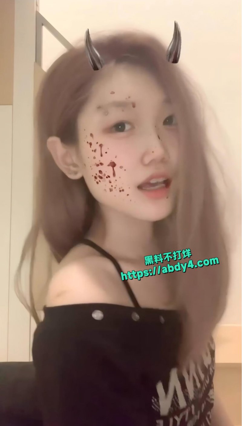 社交软件约到的肤白貌美00后白虎小美女张静怡2