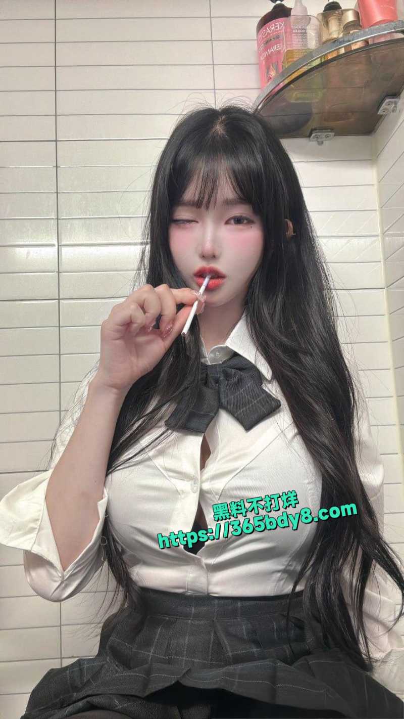韩国巨乳嫩模Yuniini2