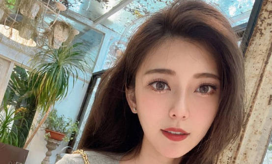 【原创首发】(20)正好撞见出门的老丈人,进屋直接爆操镂空白丝丈母娘!!! 7p+24分钟视频
