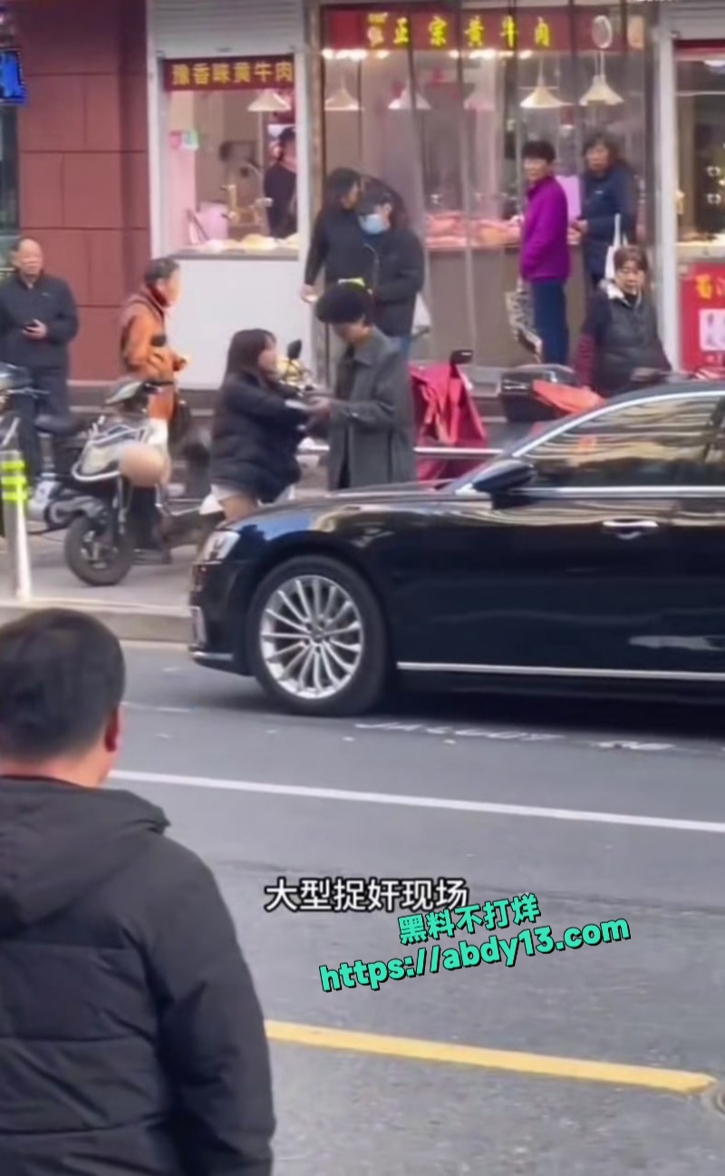 女友背着男友下海卖淫 3