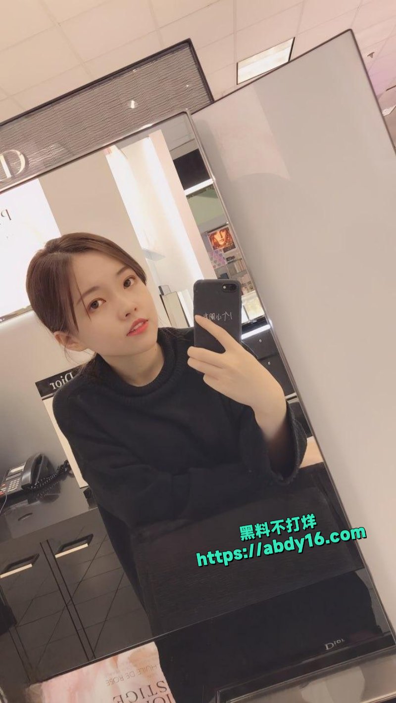 武汉大学反差学妹刘熙1