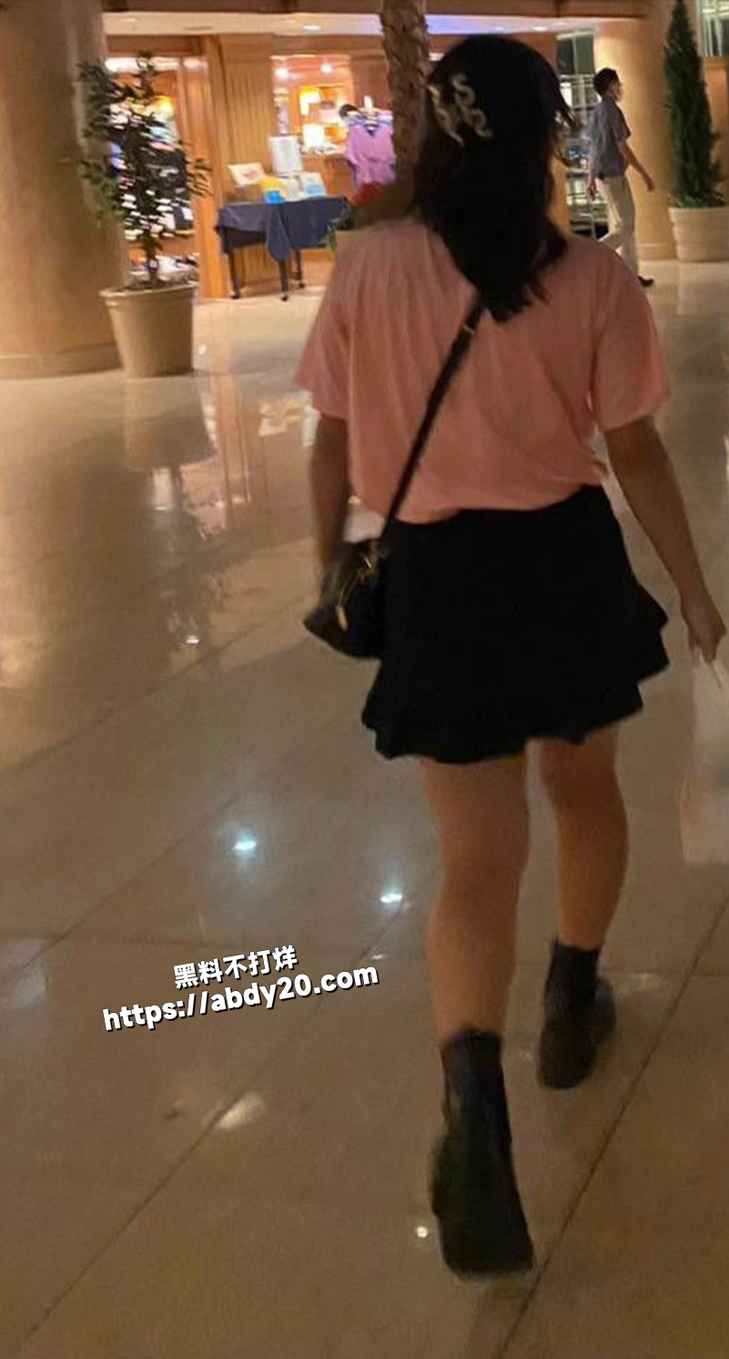 日本短发清纯妹子11