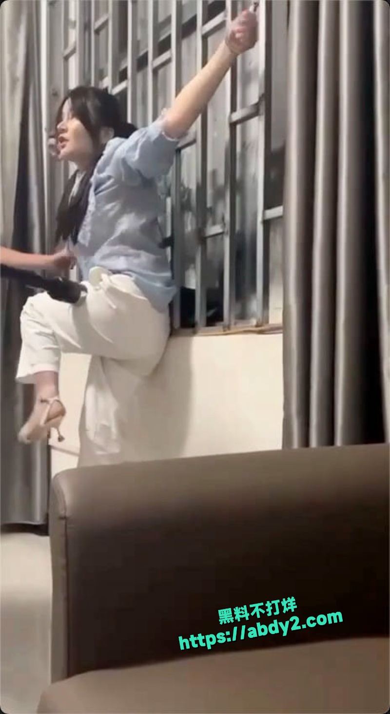 缅北女猪仔最强大合集电击喝尿捆绑各种调教方式齐上阵 1