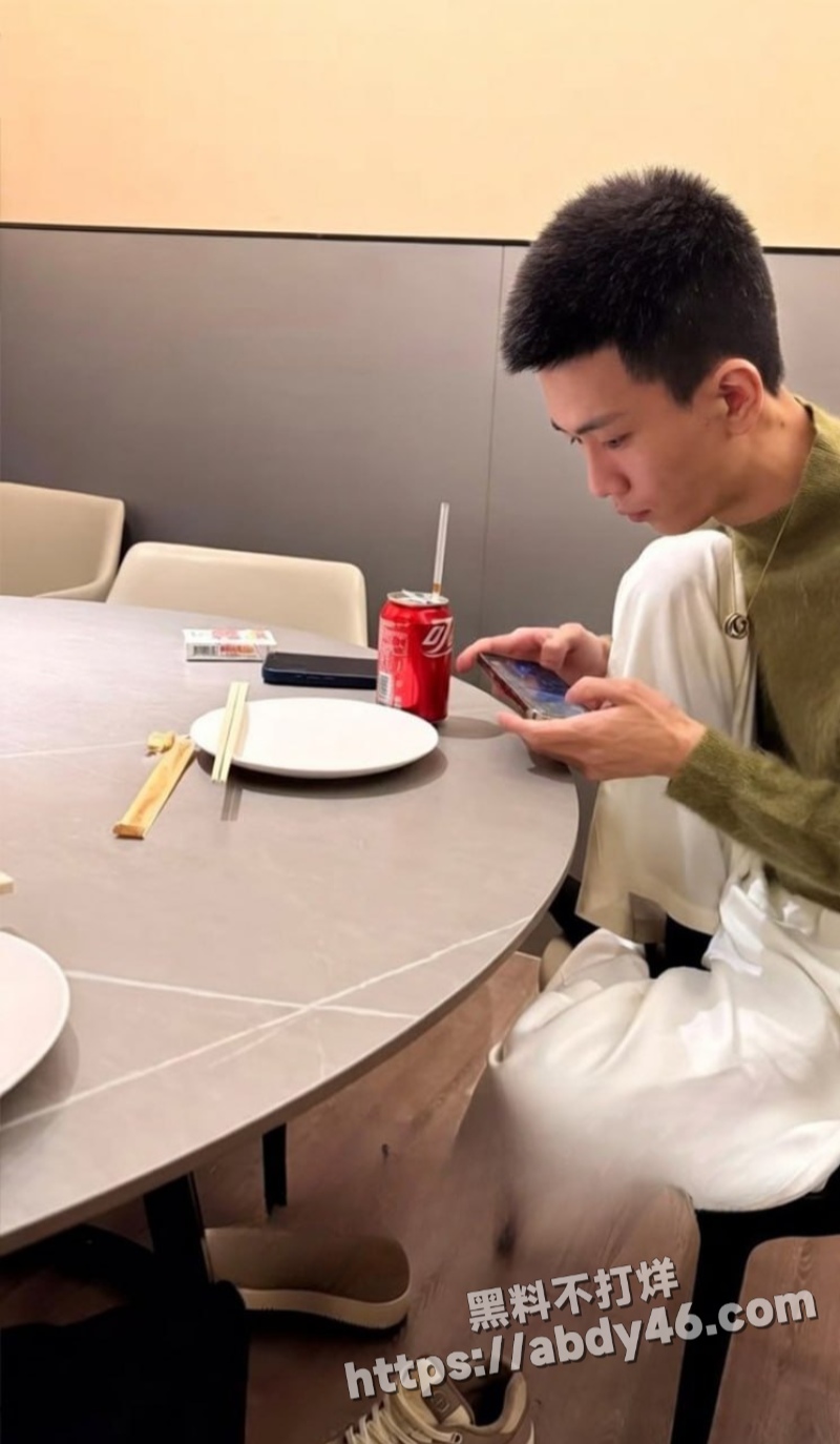 抖音74w粉男网红13