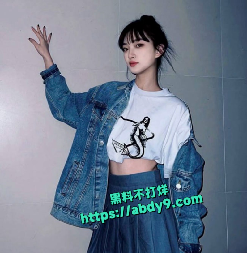 抖音陈翔六点半女演员王妍私下不雅自拍流出 3